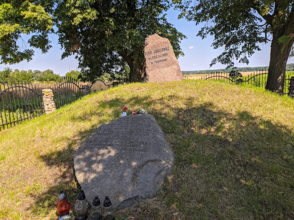 Grob Berka Joselewicza - Berek Joselewicz vytvoril prvú židovskú vojenskú jednotku a bránil Varšavu pred Rusmi